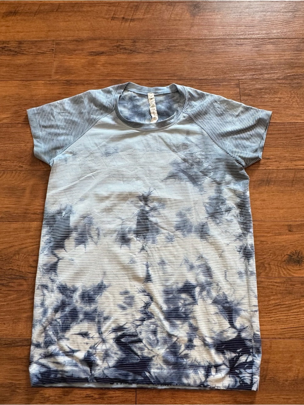 Lululemon Swiftly Tech Short Sleeve T-shirt size 12 athleisure tie-dye top